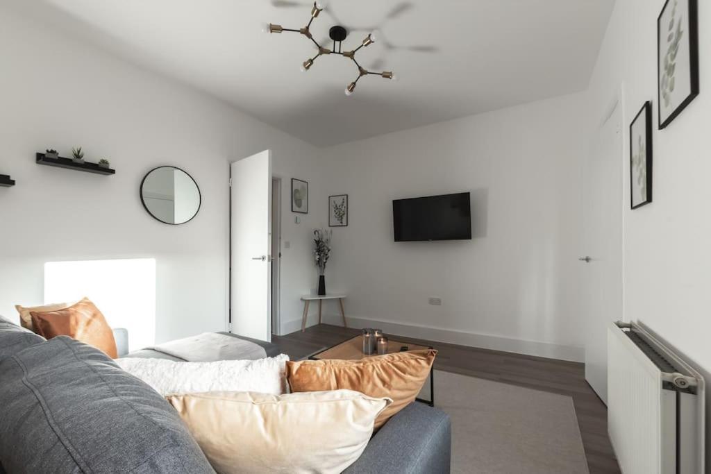 Beautiful 4 Bedroom House 독서 외부 사진