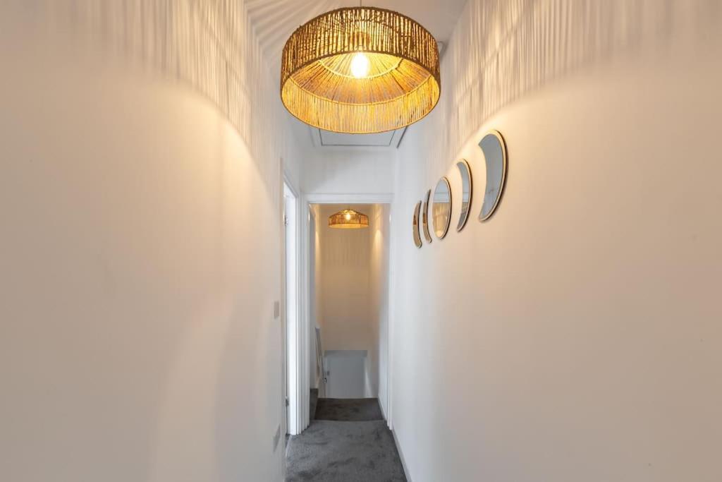 Beautiful 4 Bedroom House 독서 외부 사진