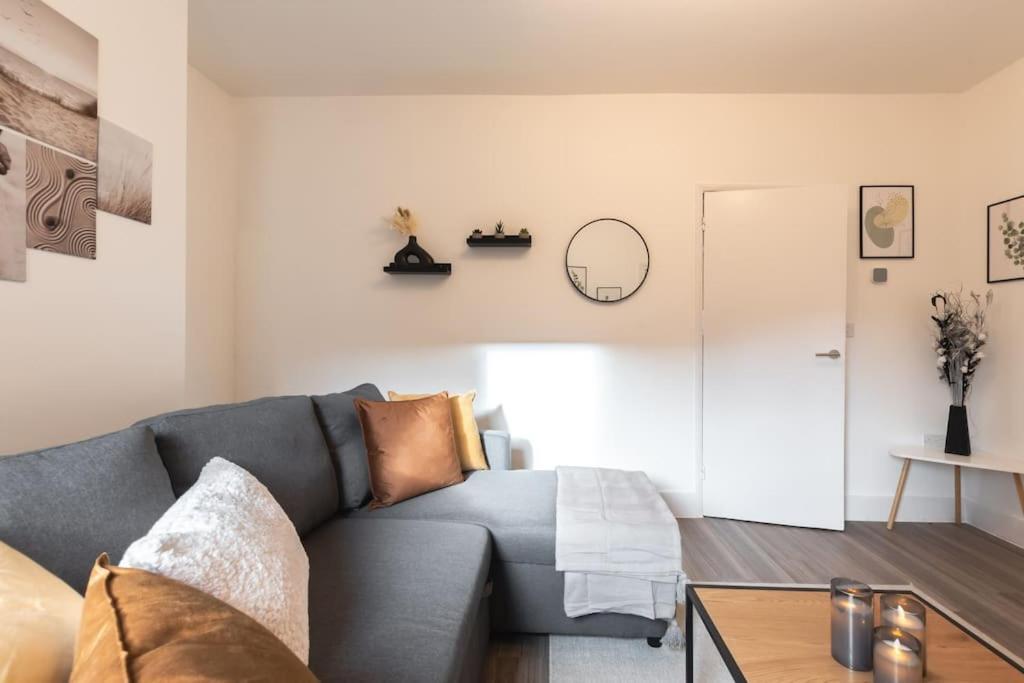 Beautiful 4 Bedroom House 독서 외부 사진