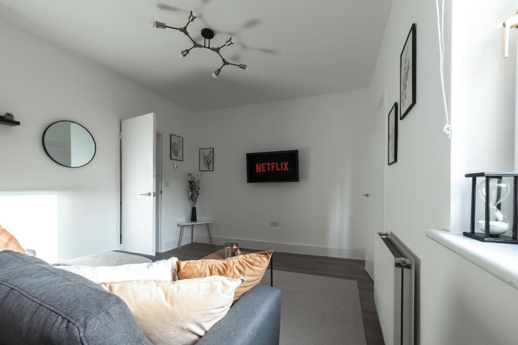 Beautiful 4 Bedroom House 독서 외부 사진